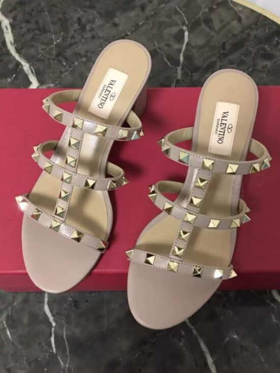 Valentinoㅤ Shoes - Valentino Pale Pink Lambskin Gold Rockstud Cage Slip-On Low Heel Sandals